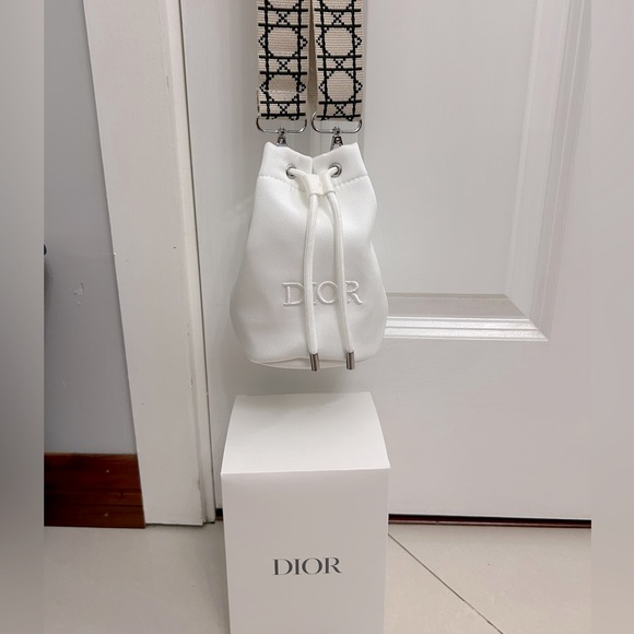 Dior drawstring pouch - Picture 2 of 8